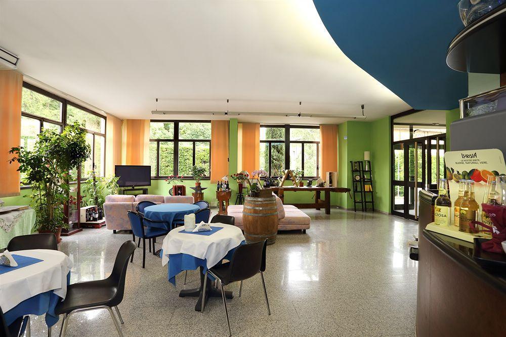 Hotel Aquamaris Sala Baganza Exteriér fotografie