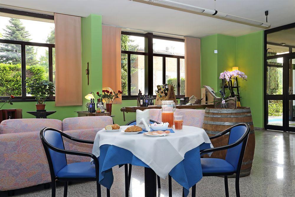 Hotel Aquamaris Sala Baganza Exteriér fotografie