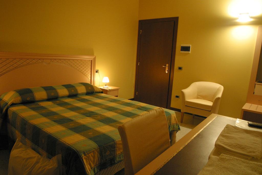 Hotel Aquamaris Sala Baganza Exteriér fotografie